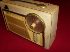 Ancien poste transistor radio de marque SERRET (logo chien)