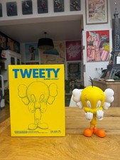 kaws tweety 2010 yellow  500