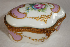 Ancienne Boîte en Porcelaine