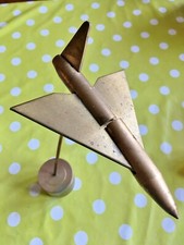 Avion réalisé par artiste