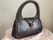 SAC A MAIN EN CUIR CROCODILE VINTAGE PLUSIEURS POCHES INTERIEUR FERMOIR DORE 