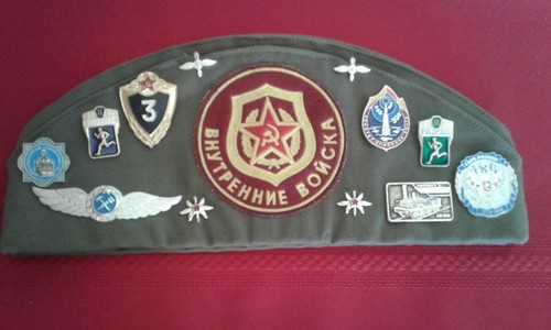 Soviet soldiers hat cap badges - soviet,