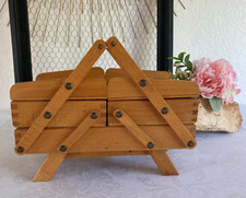 525 ⚜️ Ancienne Petite Travailleuse, Boite à Couture en Bois Vintage Authentique