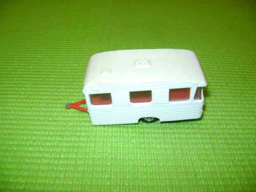 Majorette caravane digue - ,