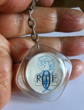 Ancien porte clé Yéyé Salut