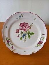 Assiette en faïence : Niderviller XVIIIème siècle.