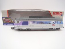 PIKO - HO - 95163 - LOCOMOTIVE DIESEL BB 67400 LIVREE EN VOYAGE - SNCF - EP: V -