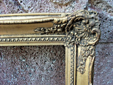 Cadre style XIXème en bois doré avec moulures 58,5 X 49 cm Feuil. 50,5 X 40,5 cm