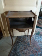 CHEVET DE STYLE LOUIS XV - NOYER MASSIF 