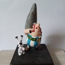 FIGURINES  PLASTOY 2011 ASTERIX - OBELIX avec menhir + IDEFIX 