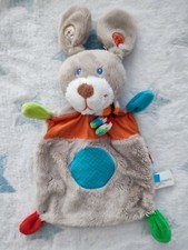 doudou lapin plat gris rouge