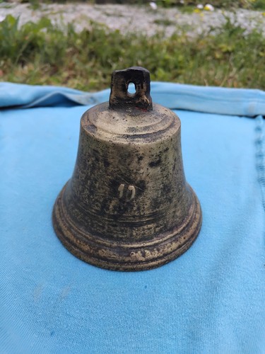 Ancienne cloche bronze - ancienne,