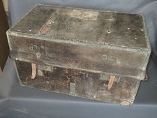 Ancien coffre malle de voyage