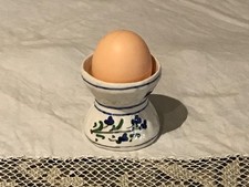 Ancien coquetier diabolo en céramique, décor fleuri, signé