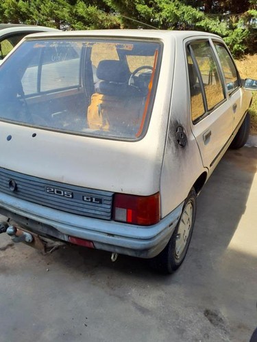Vitre avant gauche peugeot 205 - avant,