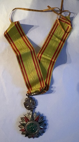MÉDAILLE