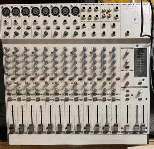 Behringer eurorack 2004a - behringer,