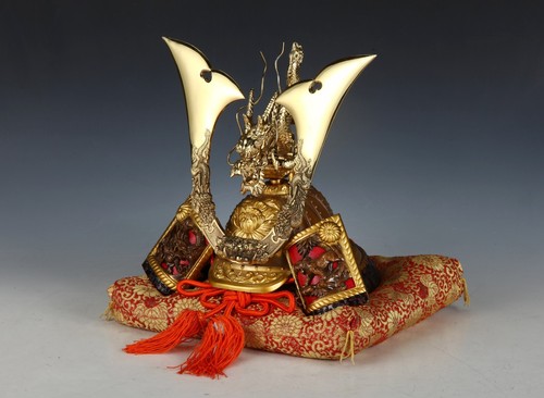 Casque décoratif japonais