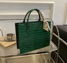 Sac à main vert effet crocodile – Élégant et chic