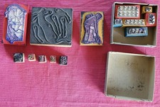 ANCIENNE BOITE AVEC TAMPONS ENCREUR  SUR BOIS,PLUSIEURS THEMES,GRANDS , PETITS