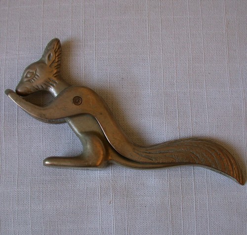 Casse noix noisettes figuratif - casse,