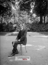 Jeune homme, parc jardin, plaque verre, photo ancienne, négatif 9x12 cm