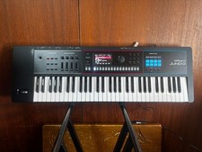 Synthétiseur Roland JUNO-D6