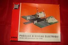 JOUEF HO PASSAGE A NIVEAU 2671