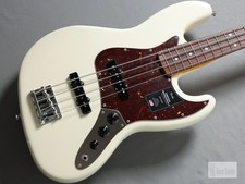 Fender American Professional II Jazz Bass Olympic White, corps décalé...