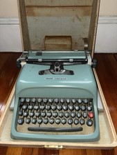 Vintage Olivetti Underwood