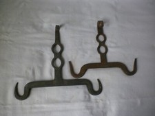 2 crochets de boucher