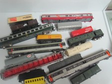 P 149 / LOT BRICOLEUR VOITURES VOYAGEURS + WAGONS 