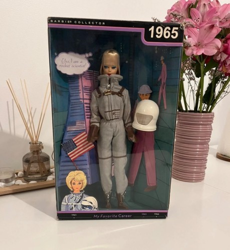 Barbie collector astronaute