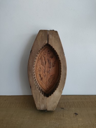Ancien moule beurre - À, en