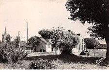 50 . n°106102 . carteret .la gare et la vieille eglise .