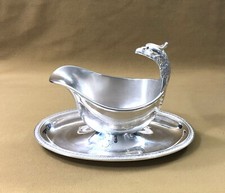 saucière aigle sur plateau