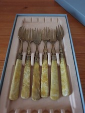 Six fourchettes à gâteau