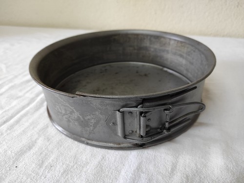Ancien moule gâteau fer - à,