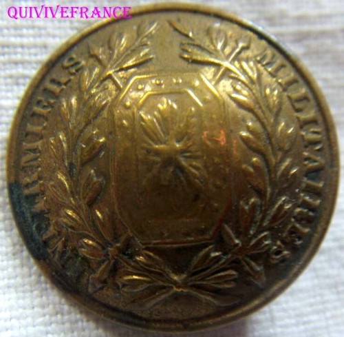 B1668 military nurses button - b1668,