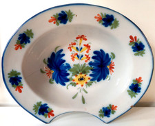 Très ancien plat à barbe.Faïencerie à déterminer?