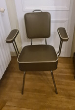 Ancien fauteuil de coiffeur