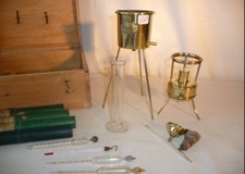 Alambic de J. SALLERON dans sa boite Appareil scientifique distillateur de vin