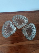 3 anciens dessous de pieds piano, table etc triangulaires