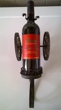 Pour boire un "canon", l'affût Porte-bouteille en fer forgé