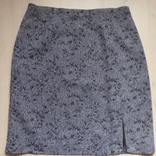 Jupe avec petits motifs noir Armand Thiery Taille 46