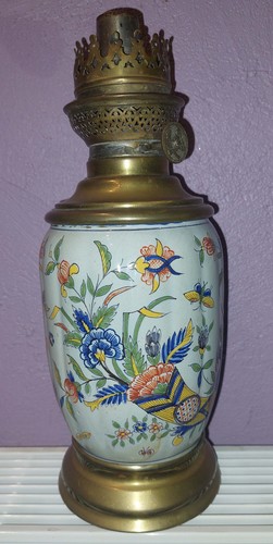 Lampe petrole faience de - a,