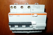 DISJONCTEUR DIFFERENTIEL