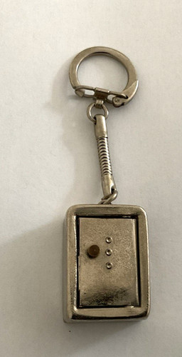 Porte clefs métal - , coffre