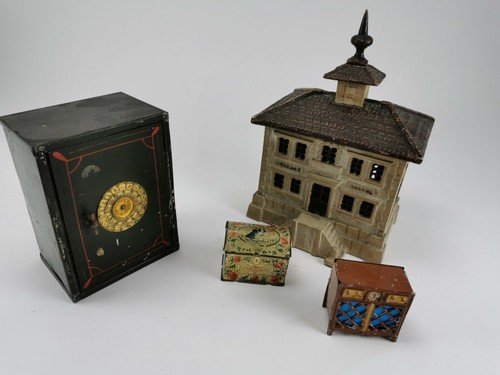 Anciennes tirelire money - x,