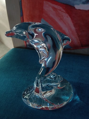 Dauphin cristal très - dauphin, en